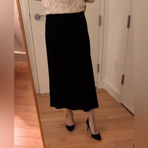 NWT Theory Black Midi Skirt in signature Regent Crepe fabric
